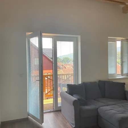Horsky Apartman Pod Jestedem شقة *